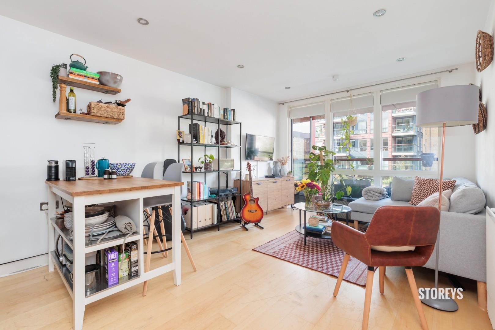 Flat Kingsland Road in Greater London