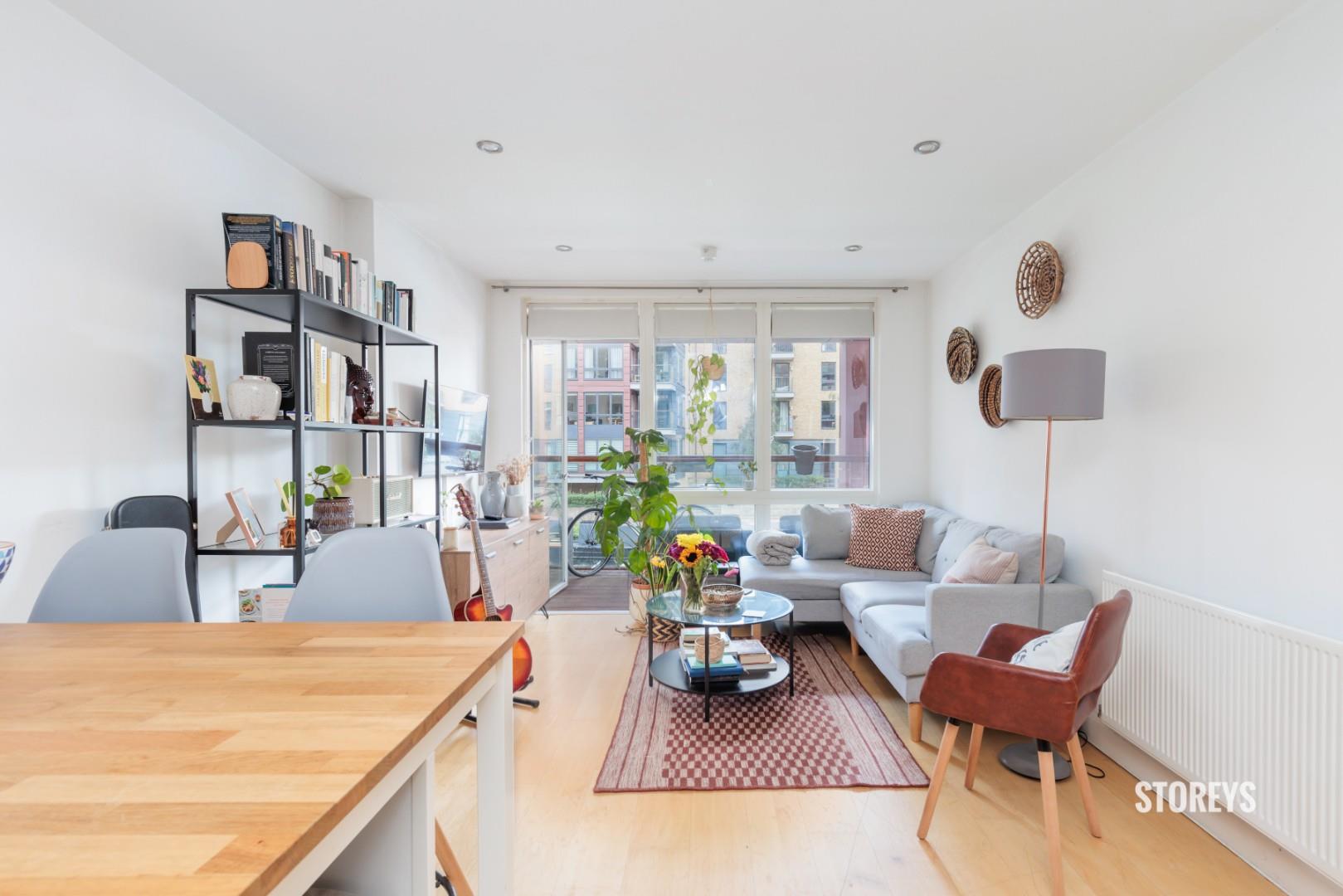 Flat Kingsland Road in Greater London