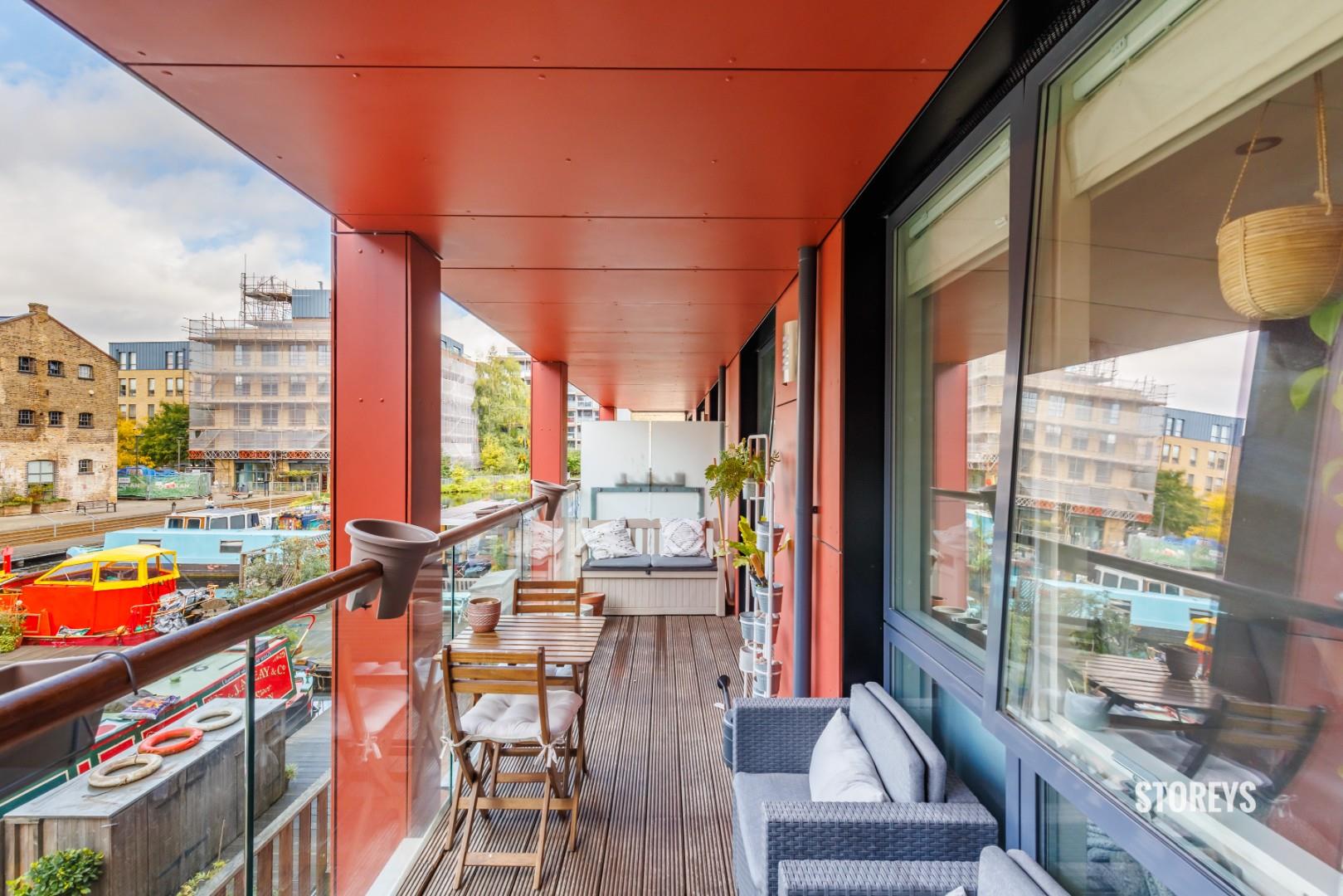Flat Kingsland Road in Greater London