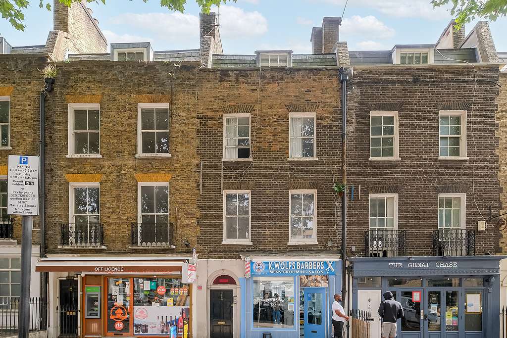 Flat St. John Street in Greater London