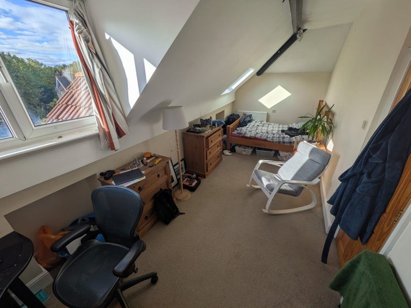 Room Coldharbour Road in Bristol