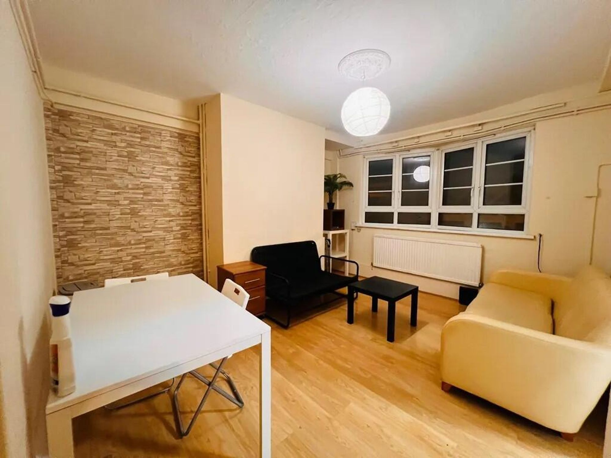 Flat Druid Street in Greater London