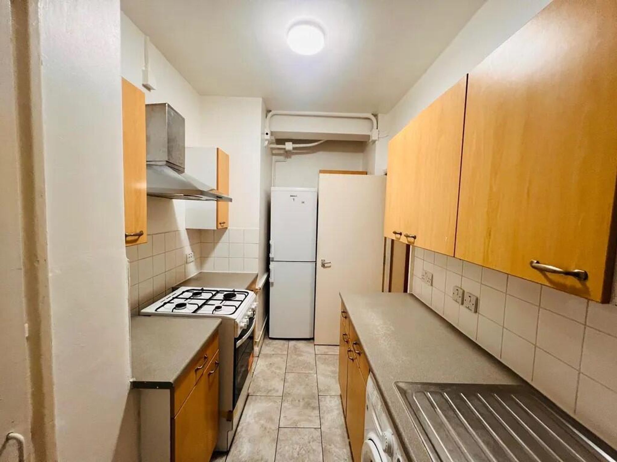 Flat Druid Street in Greater London