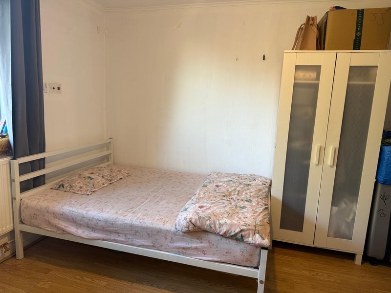 Room Rhodeswell Road in Greater London