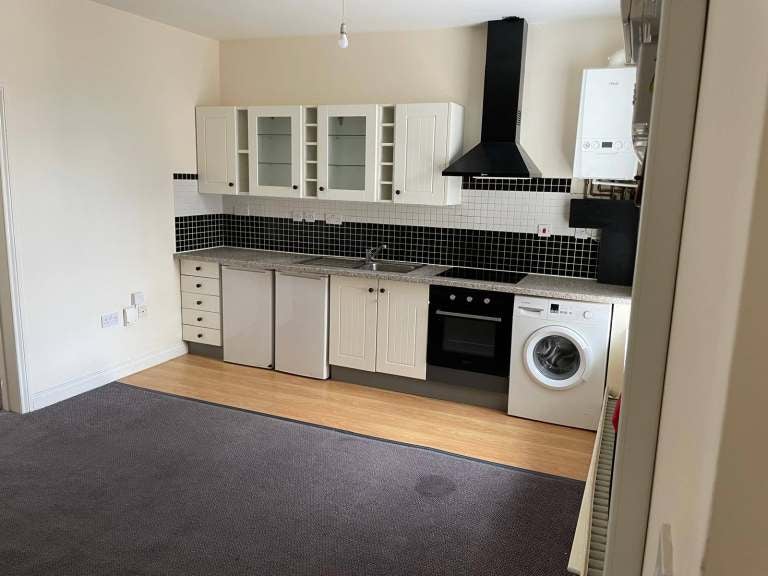 Flat Dallow Road in Luton