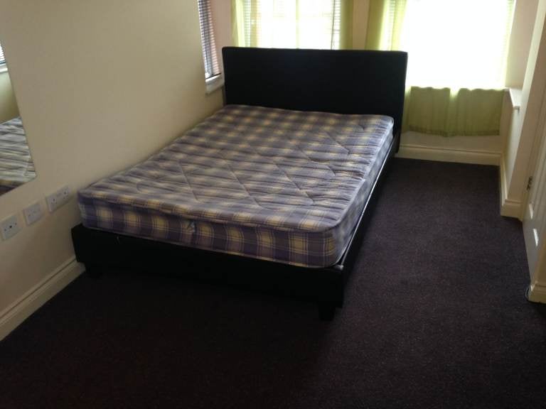 Flat Dallow Road in Luton
