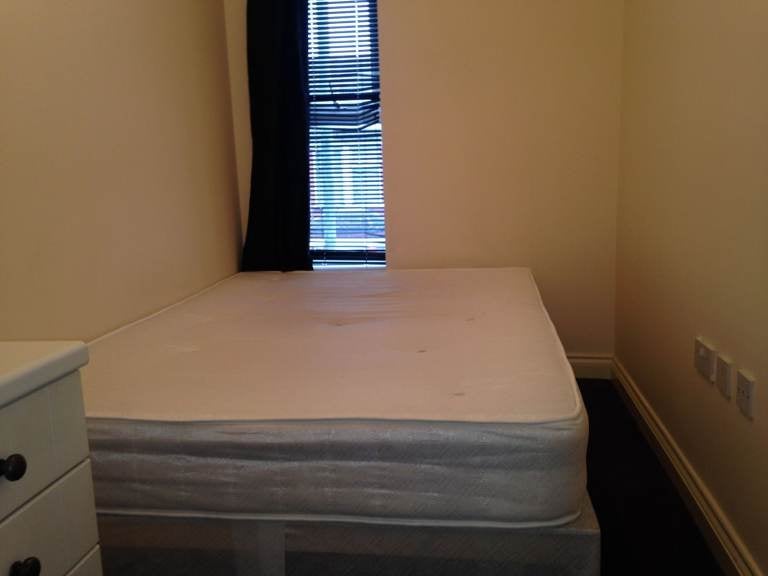 Flat Dallow Road in Luton