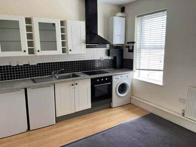 Flat Dallow Road in Luton