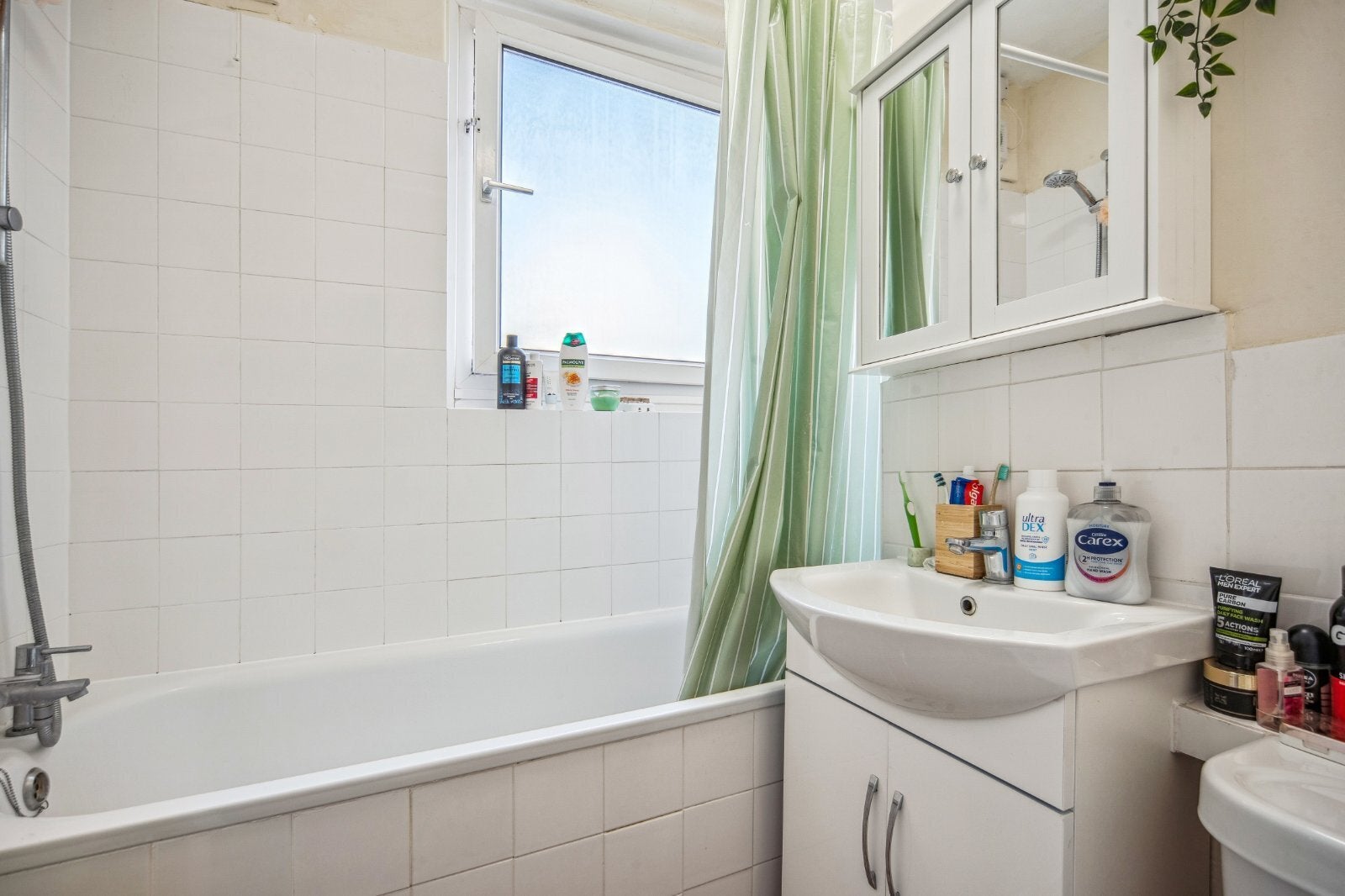 Flat Tours Passage in Greater London