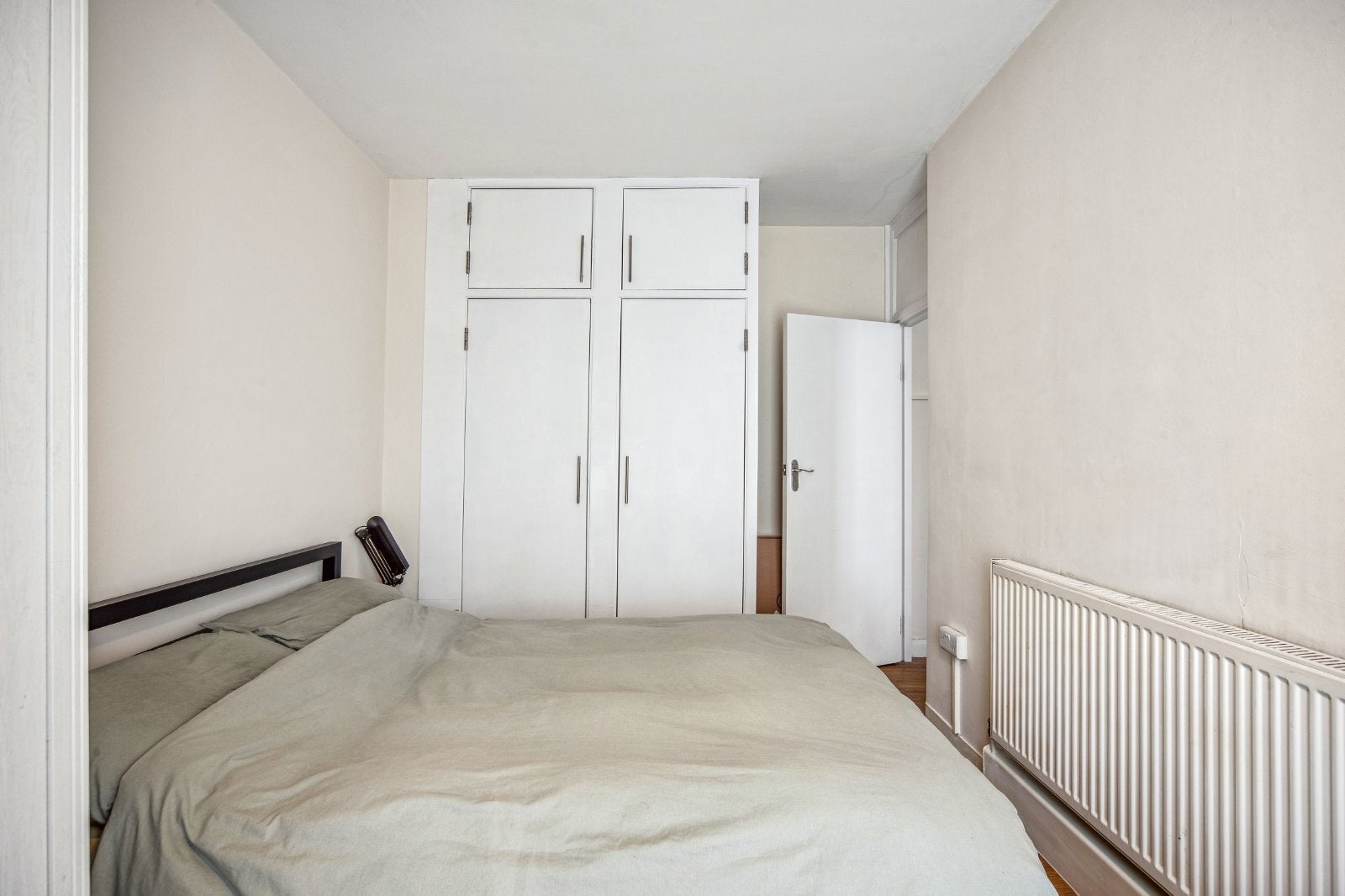 Flat Tours Passage in Greater London