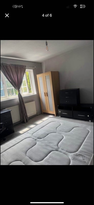 Room Wyldfield Gardens in Greater London