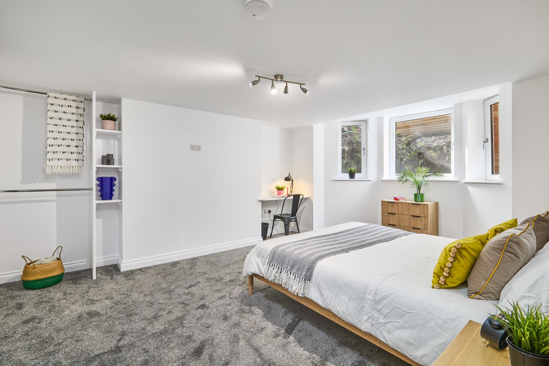 Flat Delph Lane in Leeds