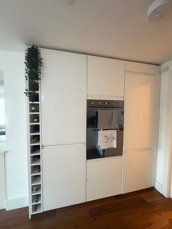 Flat Glycena Road in Greater London