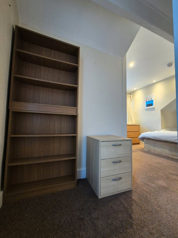 Room Monk Bridge Road in Leeds