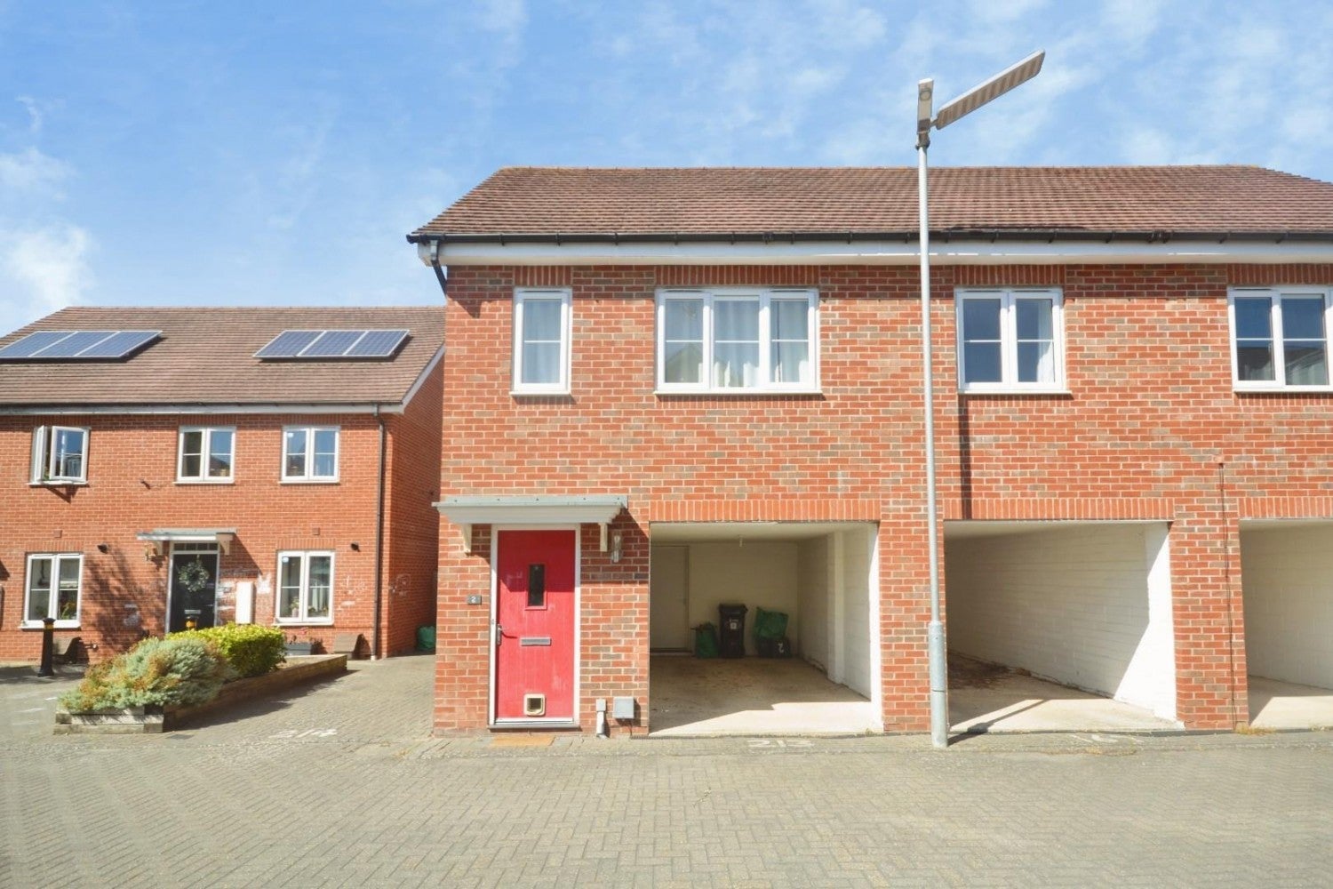 House Buttercup Lane in Woodley