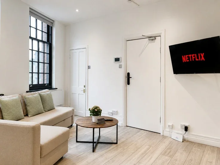 Flat Hoxton Square in Greater London