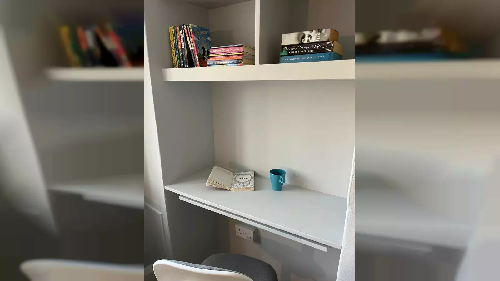 Flat Belthorn Crescent in Greater London