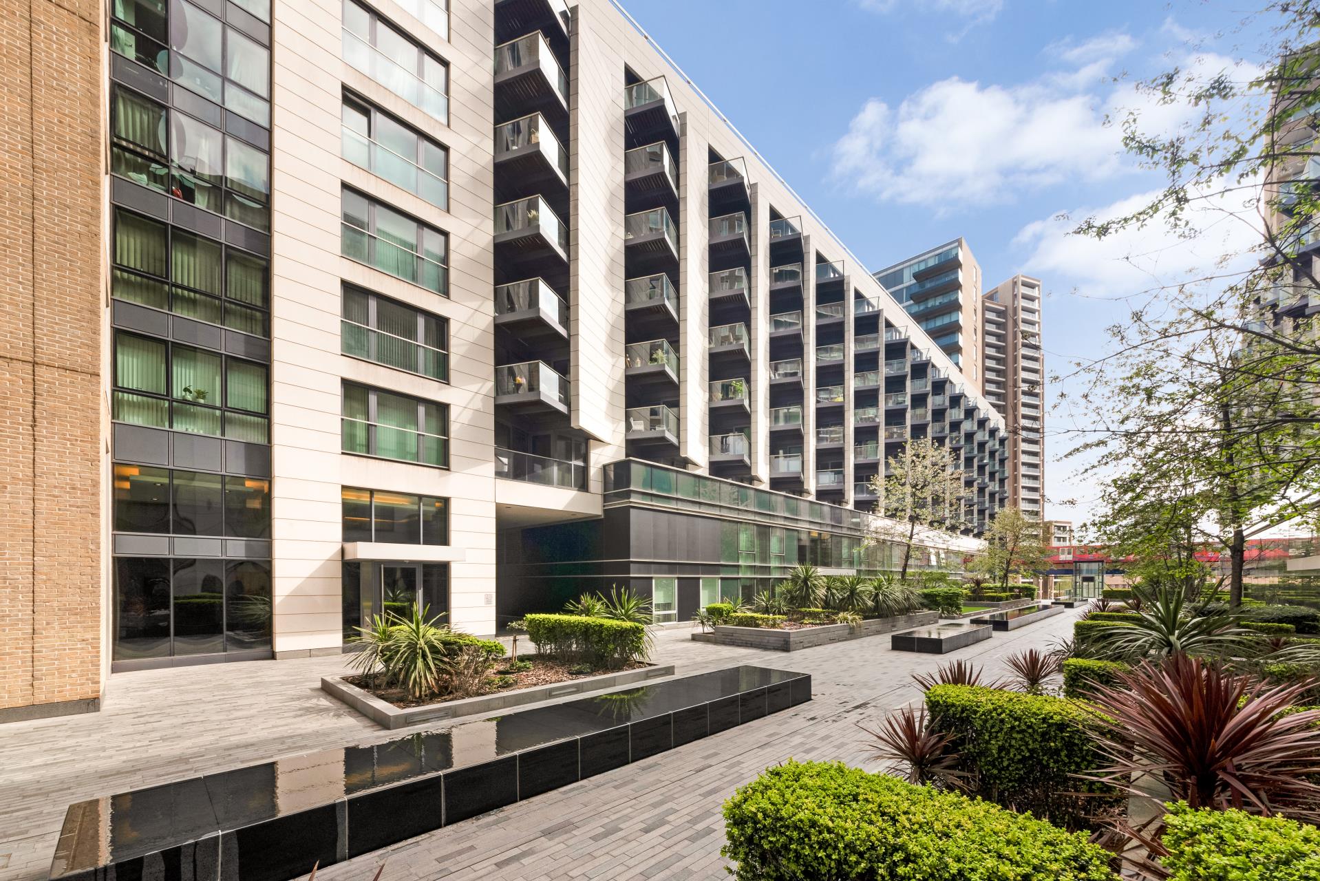 Flat Alexia Square in Greater London