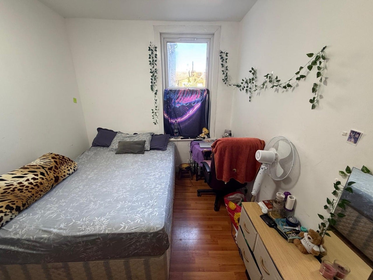Room St Winefride's Avenue in Greater London