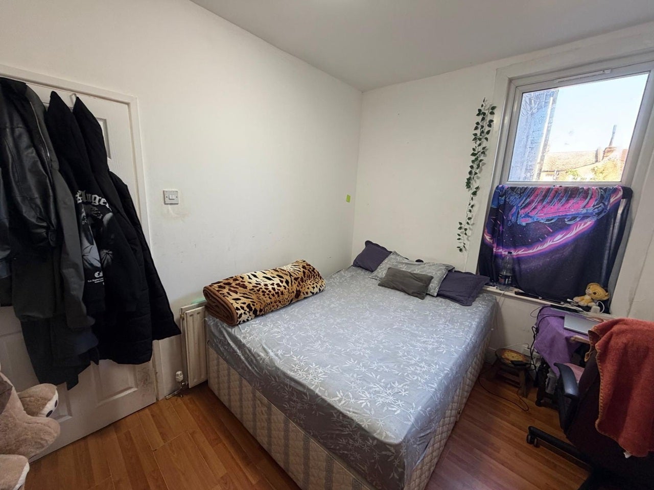 Room St Winefride's Avenue in Greater London