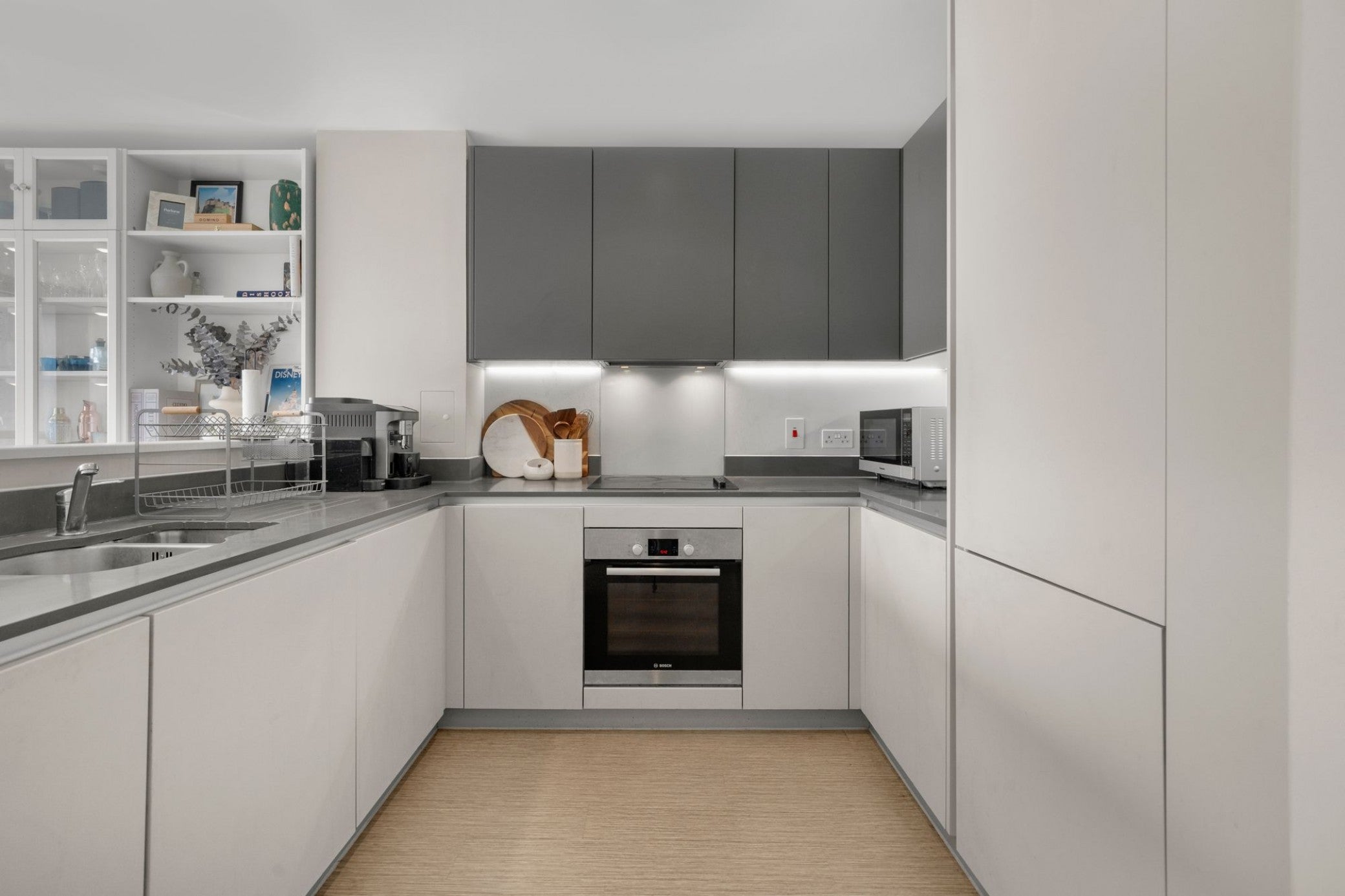 Flat Weld Place in Greater London