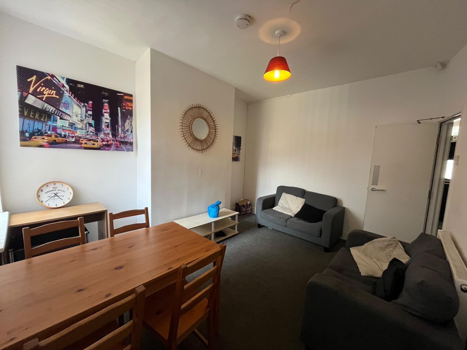 Room Littleton Road in Salford