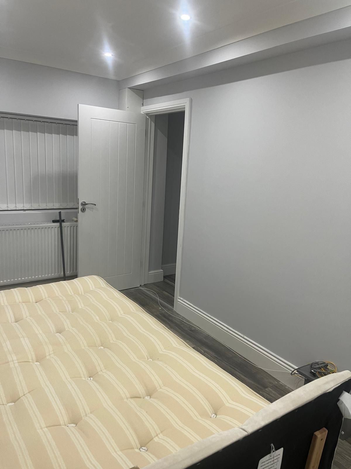 Flat Laughton Road in Greater London
