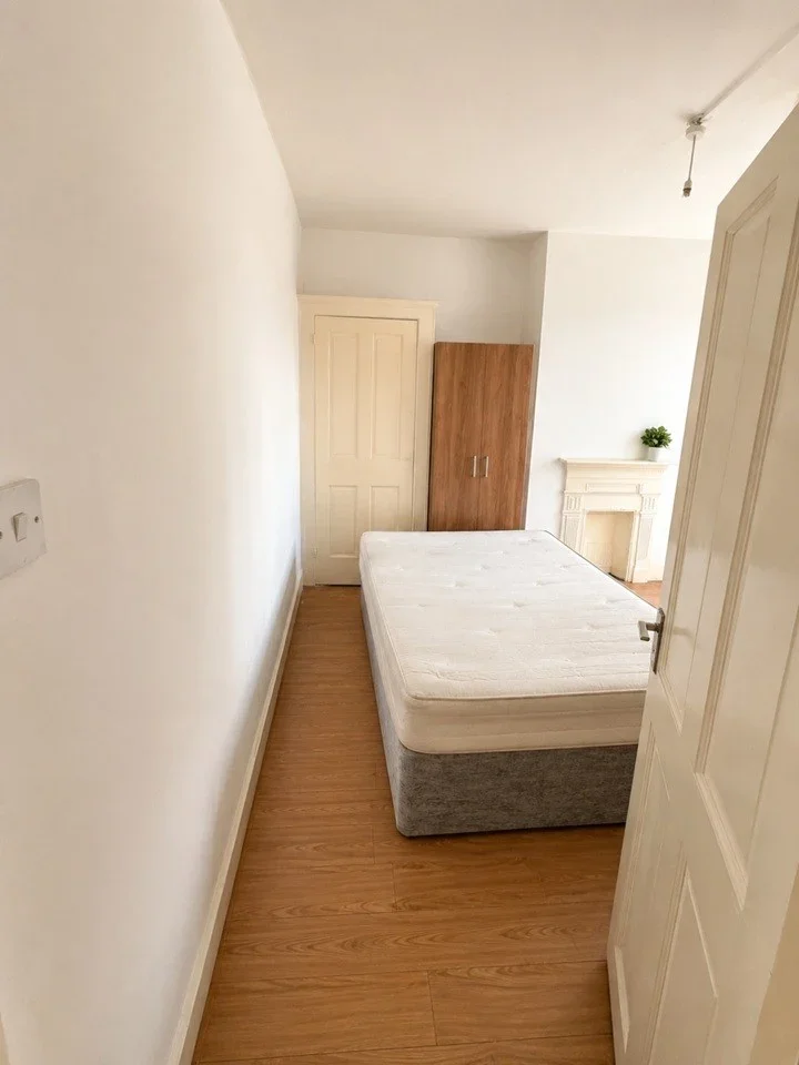 Flat Bedford Road in London