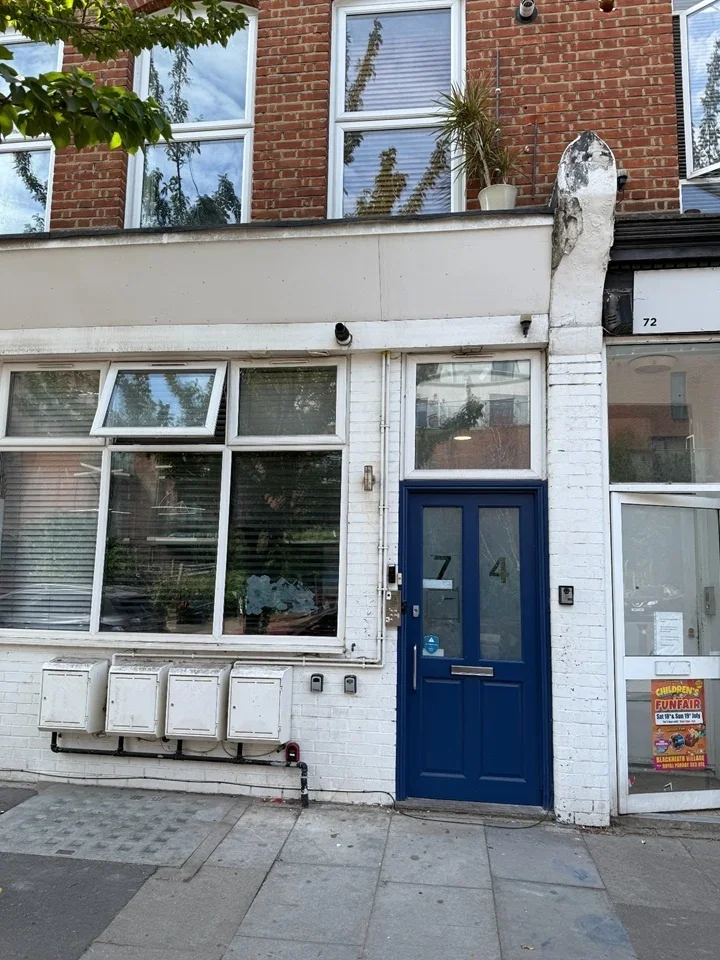Flat Bedford Road in London
