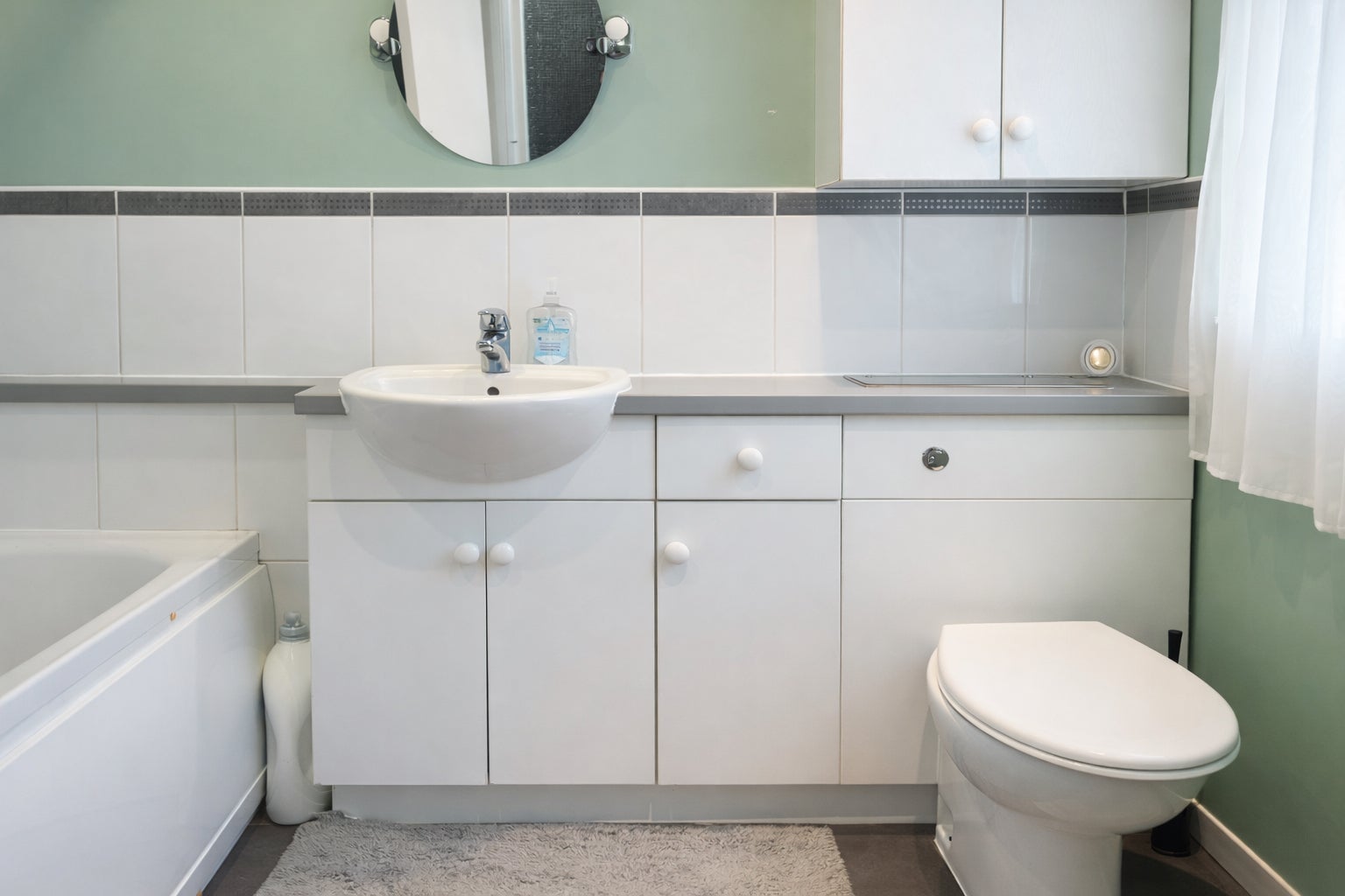 Room Gordon Road in Strood