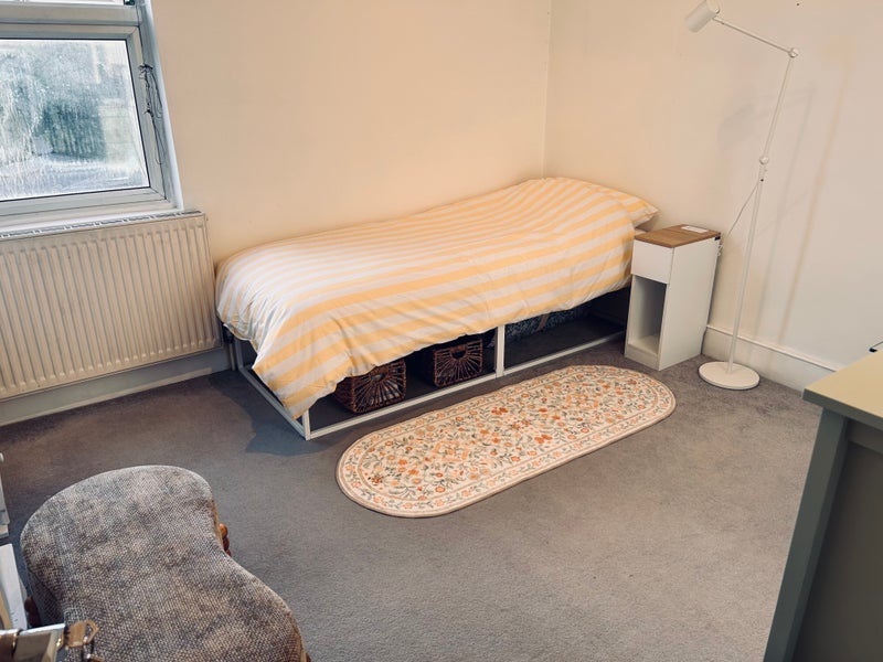 Room Greenside Road in Greater London