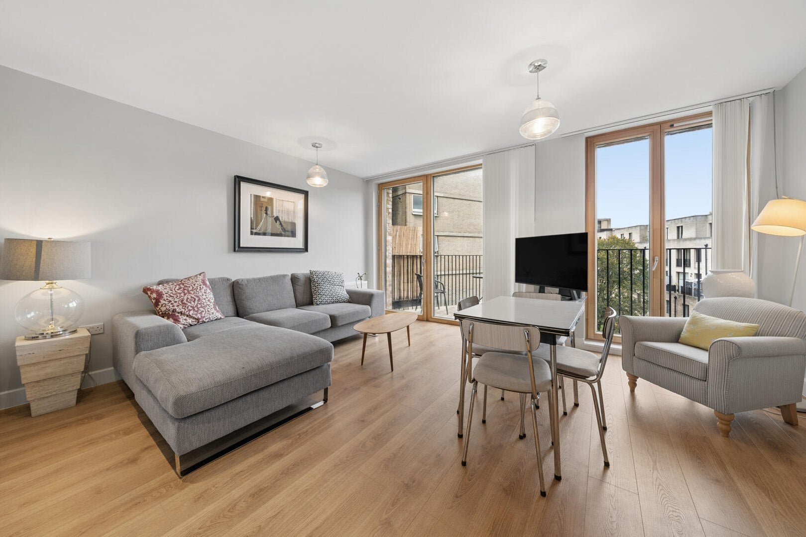 Flat Freston Road in Greater London