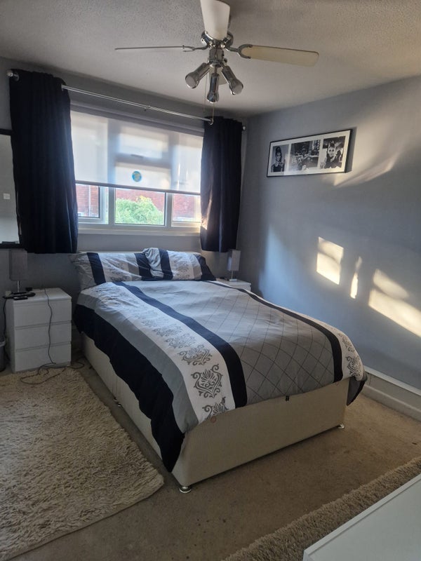 Room Baylis Walk in Crawley