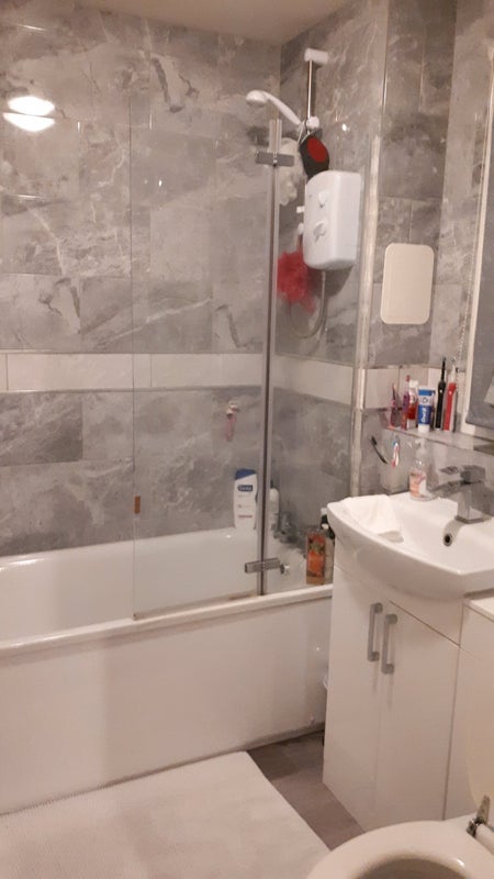 Room Baylis Walk in Crawley