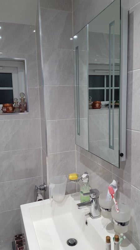 Room Warrington Close in Crawley