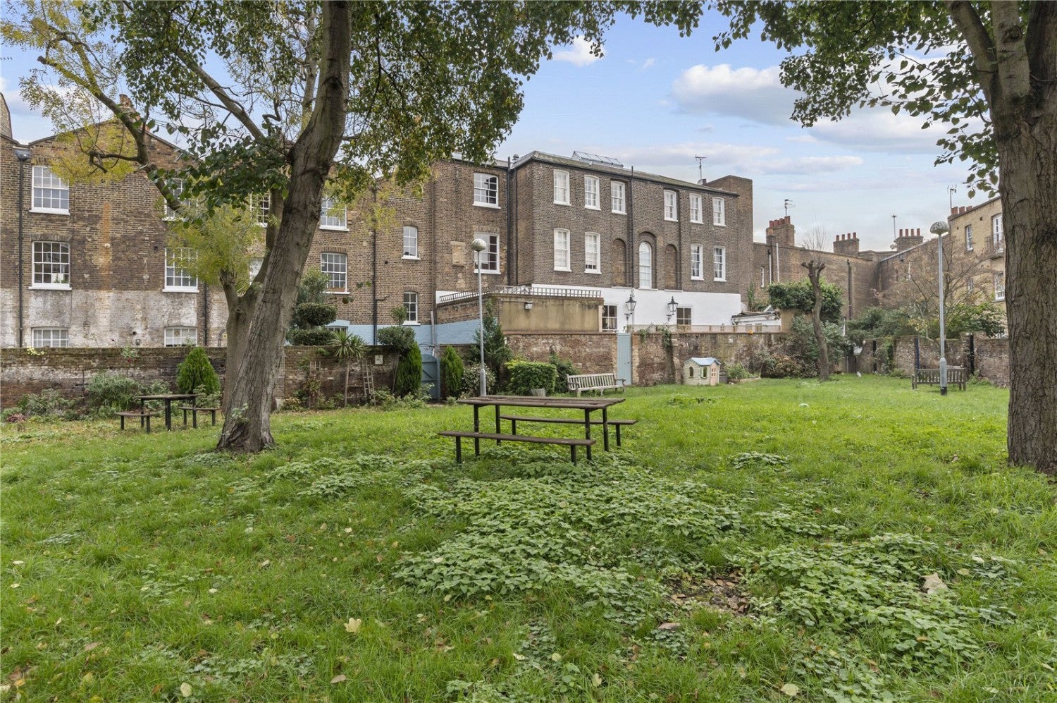 Flat Sekforde Street in Greater London