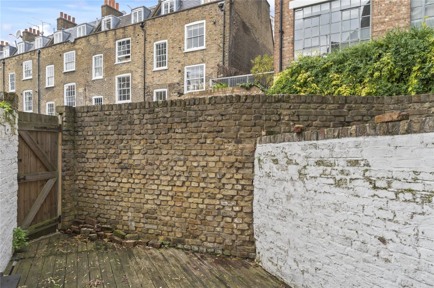 Flat Sekforde Street in Greater London