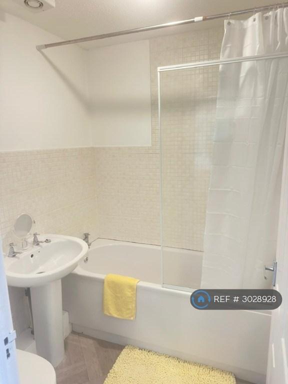 Flat Melton Close in Leeds