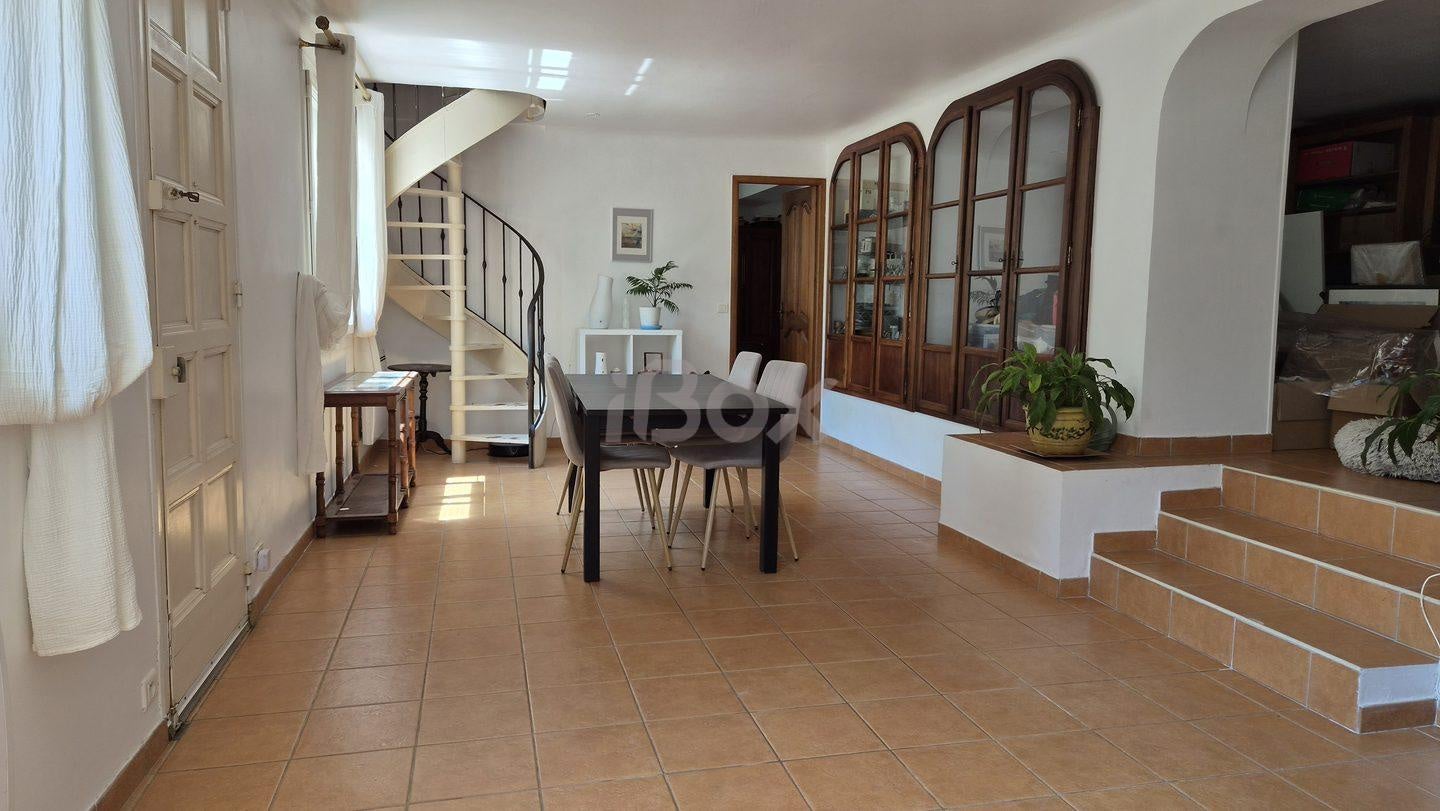 House Avenue du Commandant Houot in La Garde