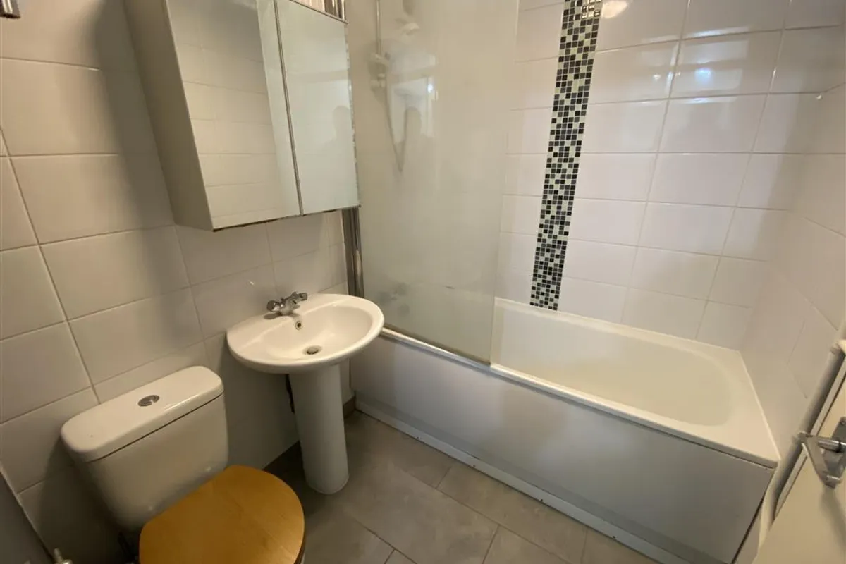 Flat Cuffley Court in Dacorum