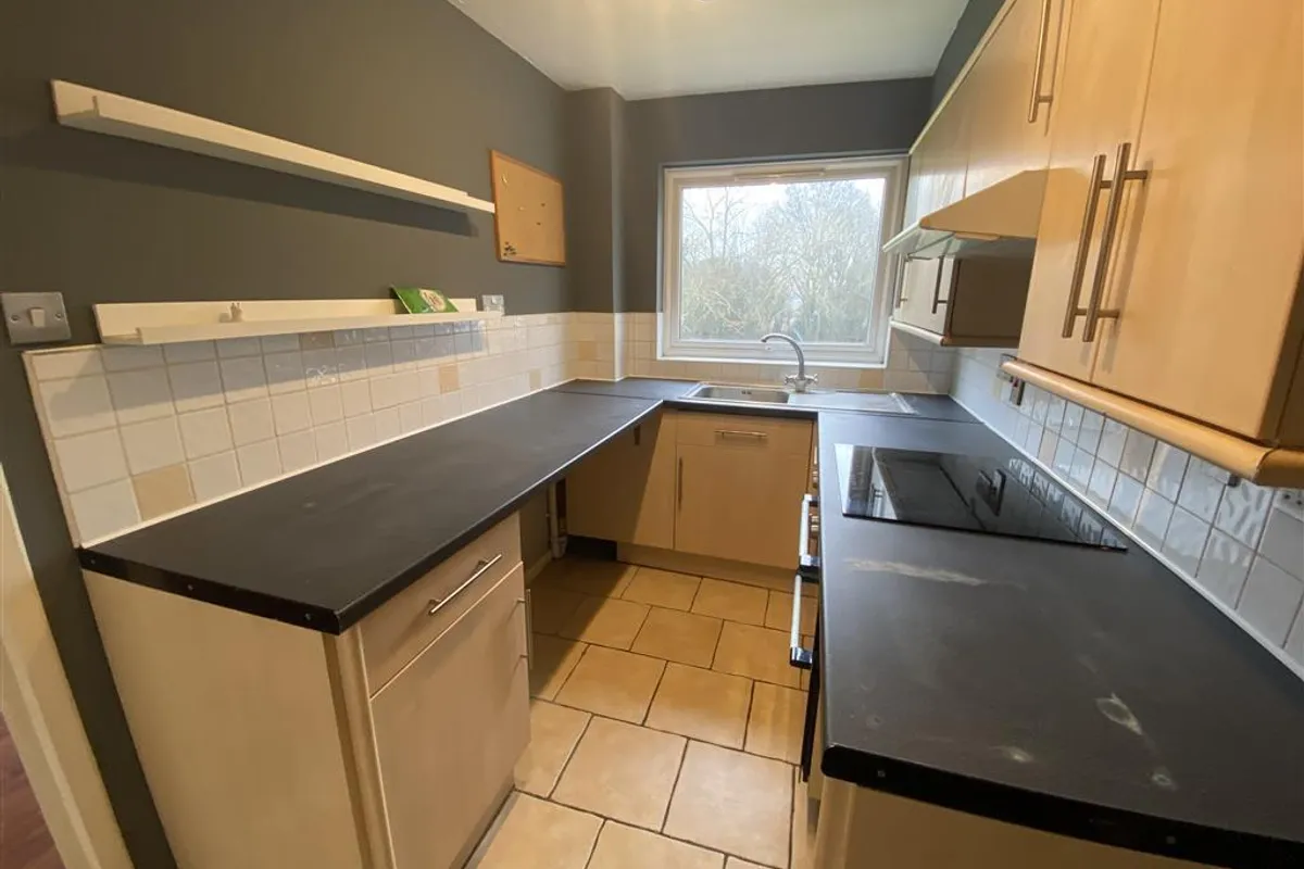Flat Cuffley Court in Dacorum