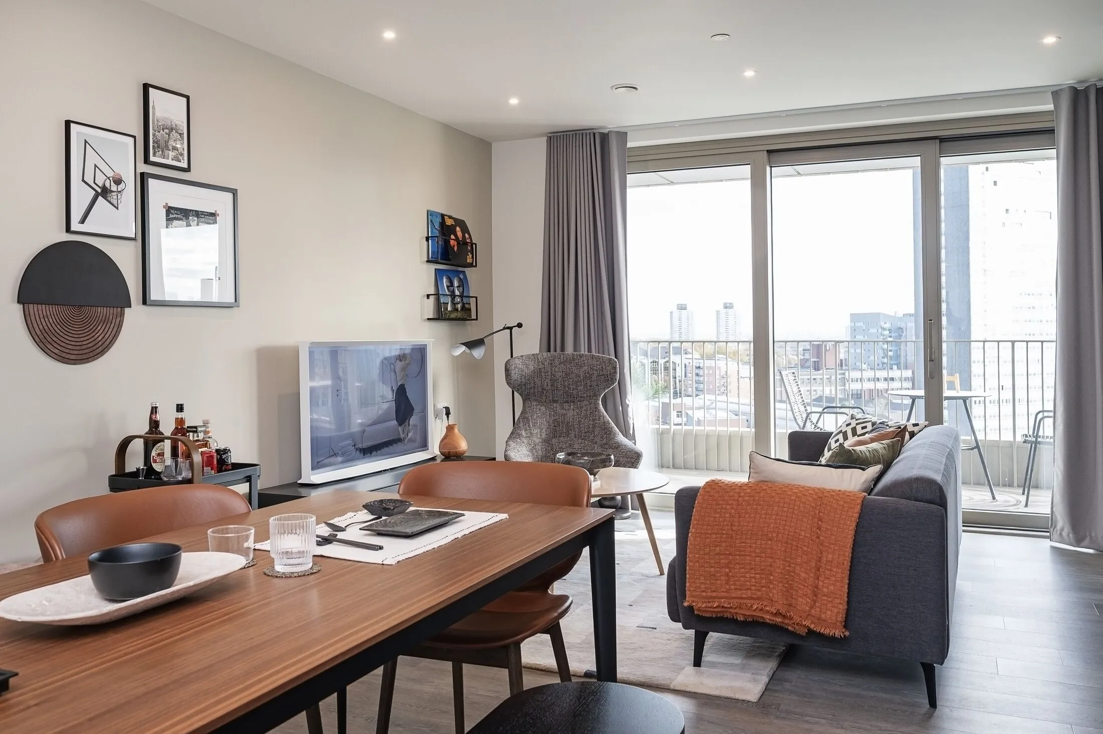 Flat Montfichet Road in Greater London