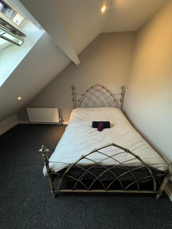 Room Equity Road in Leicester