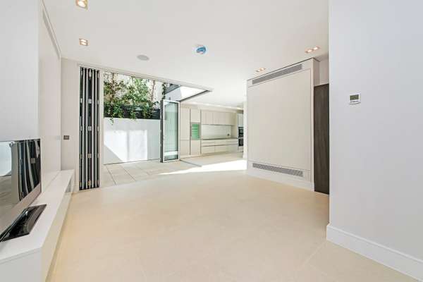 Flat Fulham Road in Greater London