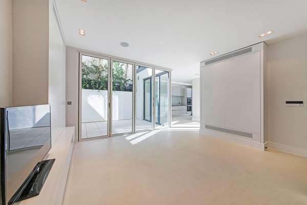 Flat Fulham Road in Greater London
