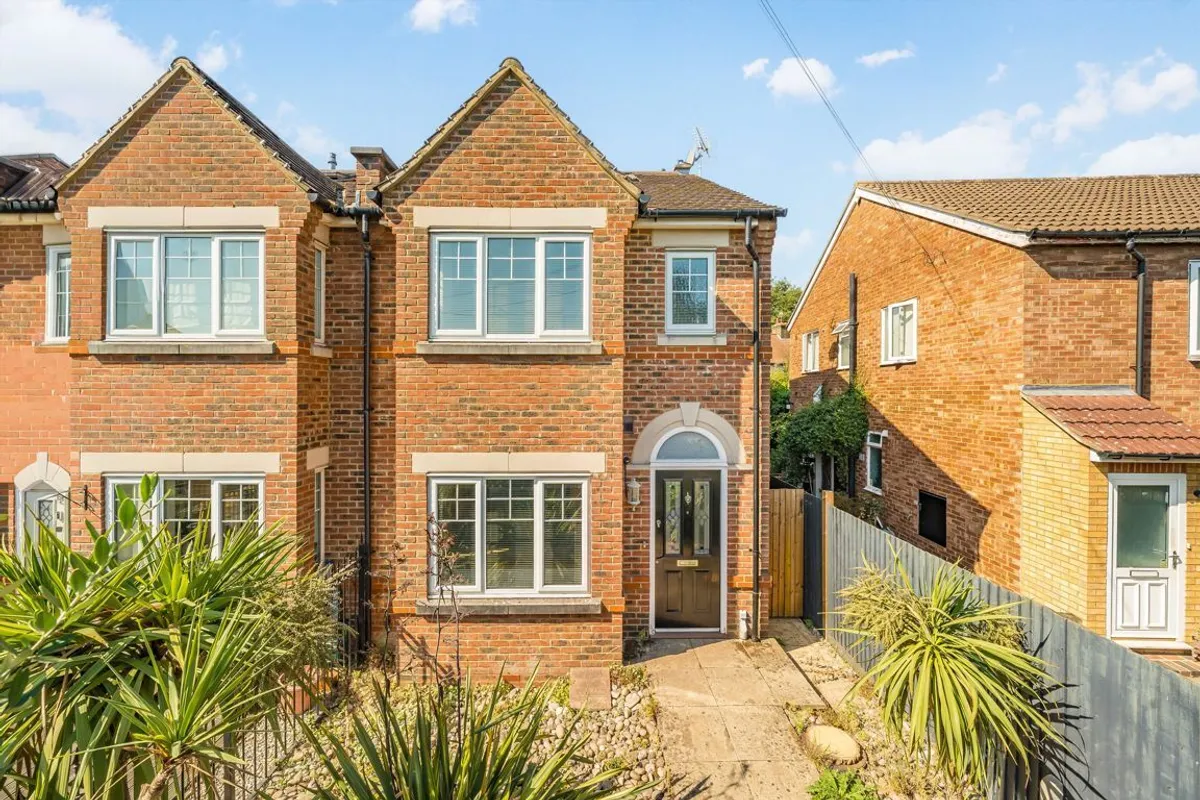 House Camac Road in Greater London