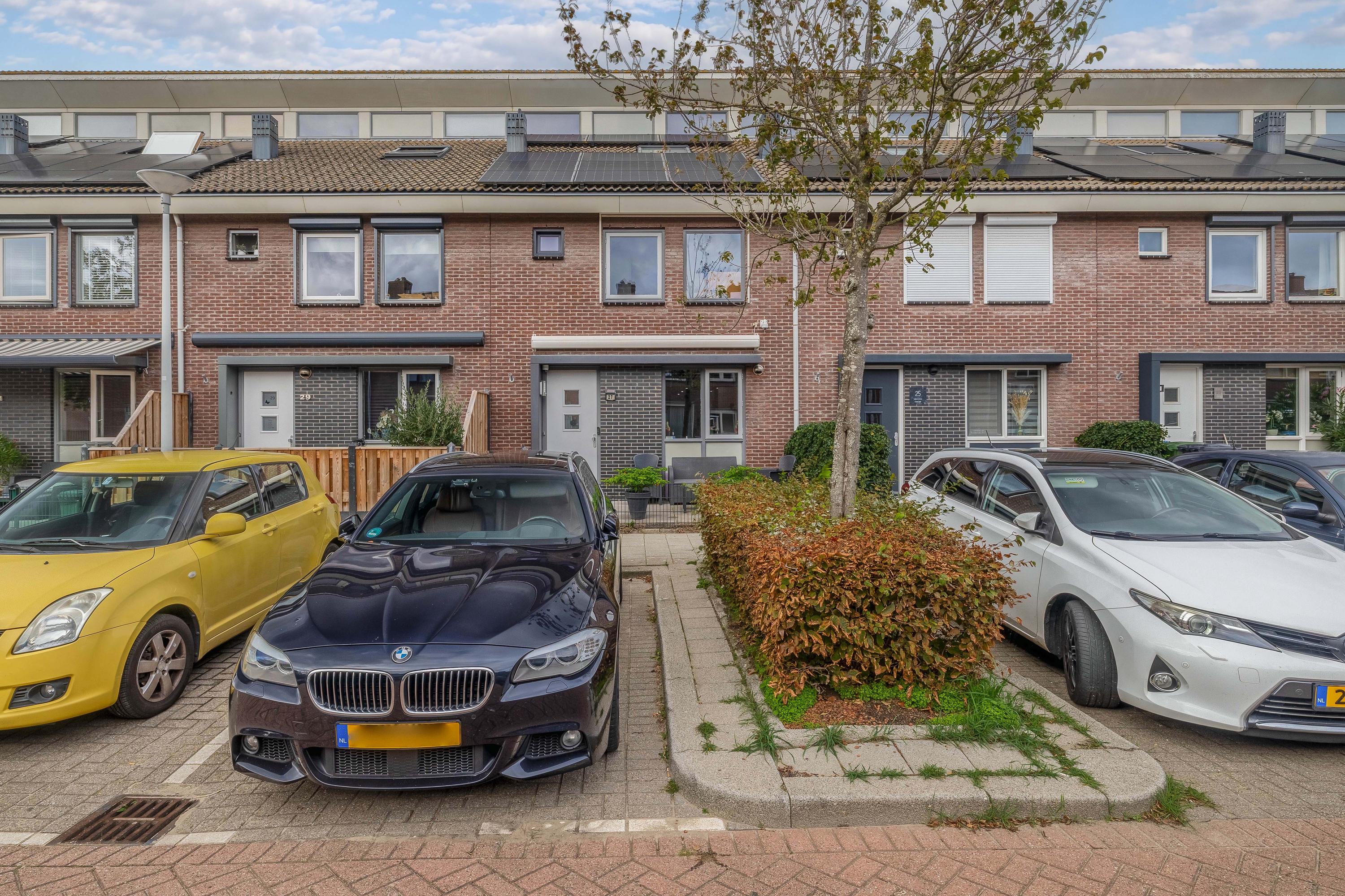Huis Schout Eeuwoutstraat 27 in Pernis Rotterdam