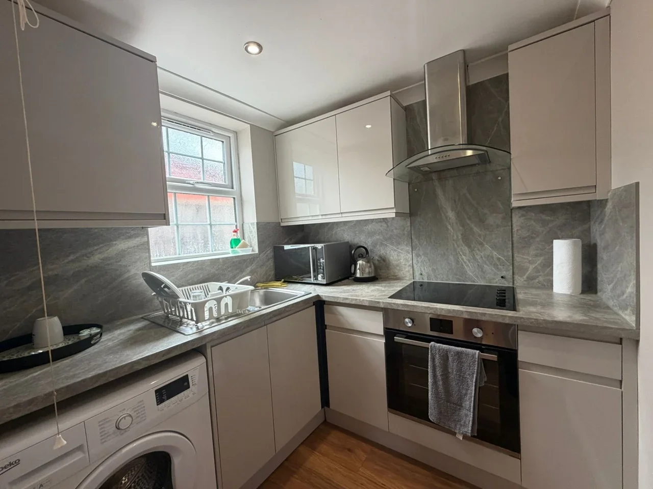 Flat Oakley Avenue in Greater London