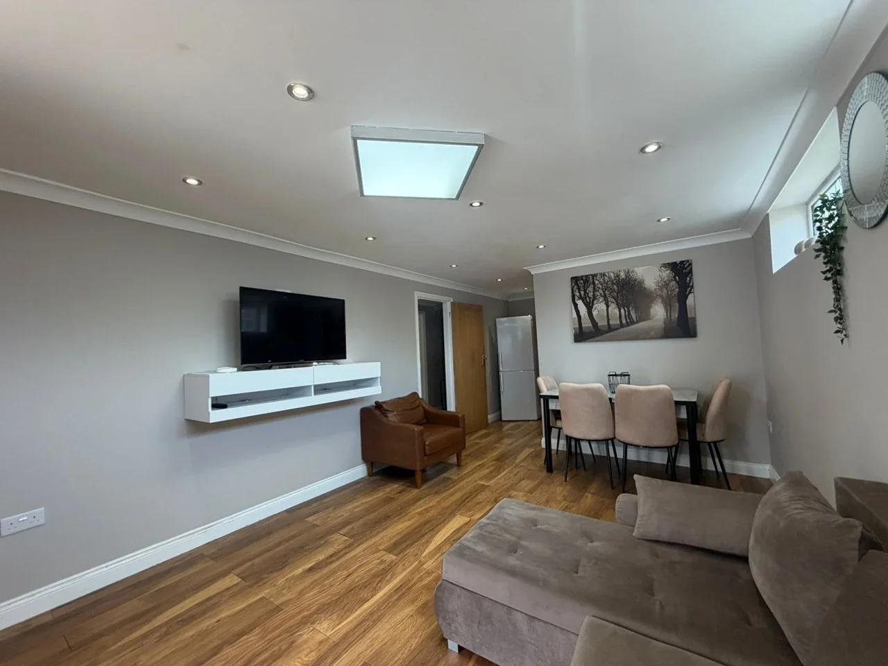 Flat Oakley Avenue in Greater London