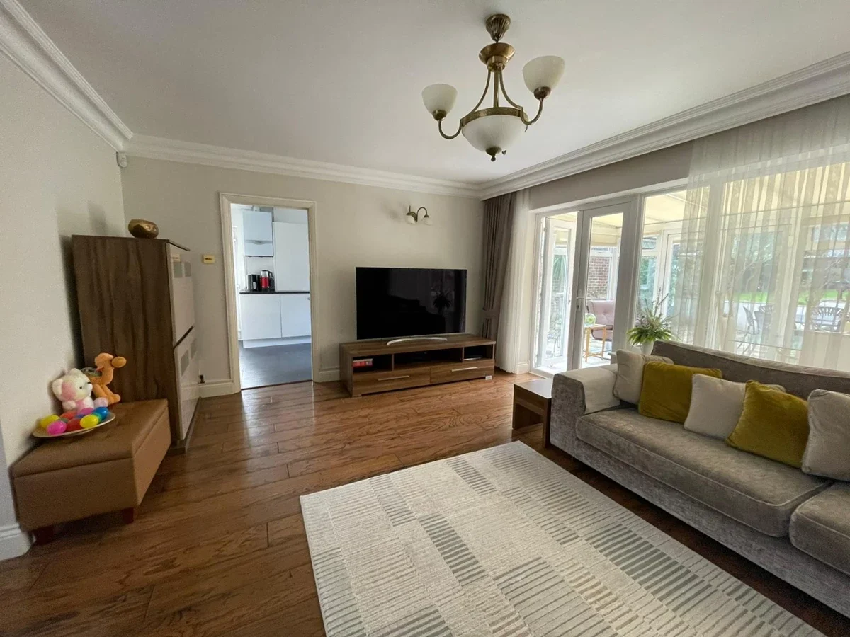 House Lodge Close in Epping Forest
